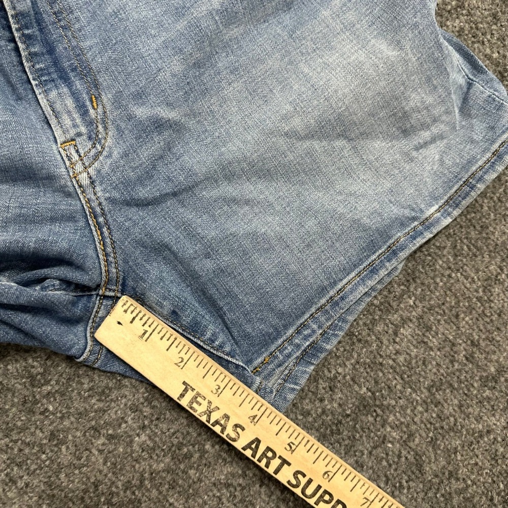 Levi's Shorts Womens Size 32 Blue Denim Mid Length Casual Light Wash Stretch - Picture 3 of 9